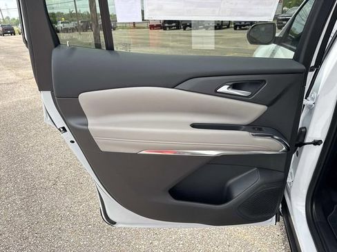 New 2026 Chevrolet Traverse LT w/ Driver Confidence Package FWD image 37