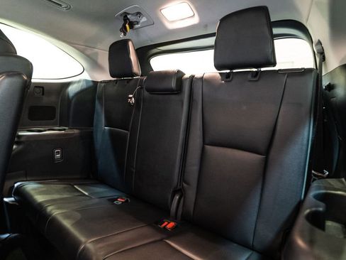 Certified 2024 Toyota Highlander XLE image 33