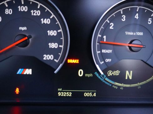 Used 2015 BMW M4 Convertible image 24