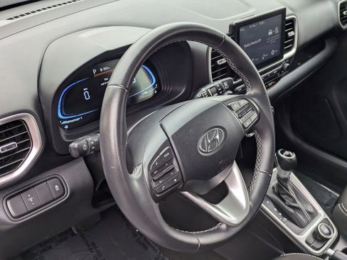 Used 2025 Hyundai Venue SEL FWD image 20