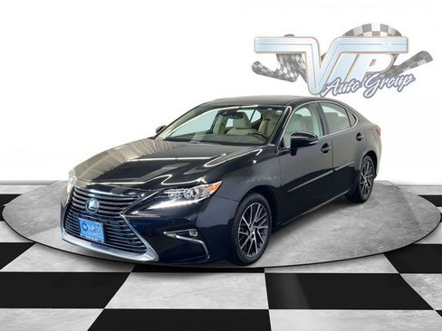 Used 2017 Lexus ES 350 w/ Navigation System Package image 4