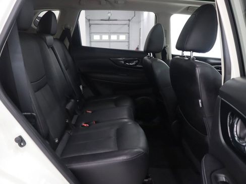 Used 2017 Nissan Rogue SL w/ SL Premium Package AWD/4WD image 18