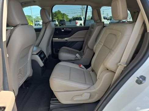 Used 2021 Lincoln Aviator Reserve RWD image 12