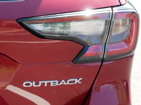 Used 2025 Subaru Outback Premium AWD/4WD image 17