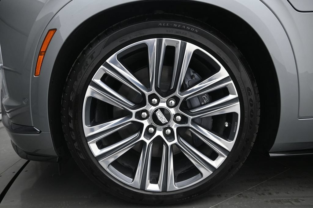 Used 2026 Cadillac Vistiq Platinum w/ LPO, Floor Liner Package AWD/4WD image 37