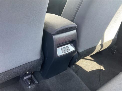 Used 2025 Toyota Corolla LE FWD image 39