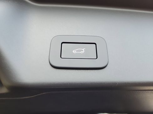 Used 2025 Land Rover Range Rover Evoque S image 14