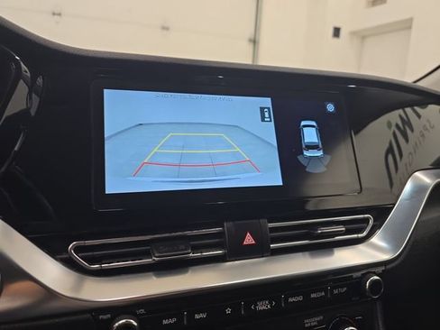 Used 2020 Kia Niro EX Premium FWD image 22