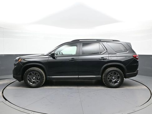 Used 2023 Honda Pilot TrailSport image 9