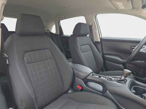 Certified 2026 Honda HR-V LX image 10