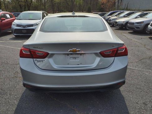 Used 2017 Chevrolet Malibu LT image 4