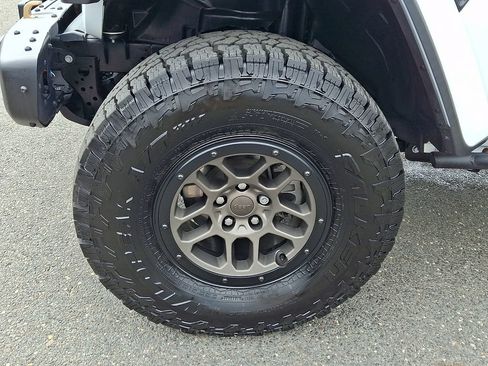 Used 2023 Jeep Wrangler Unlimited Rubicon 392 w/ Xtreme Recon 35" Tire Package AWD/4WD image 29