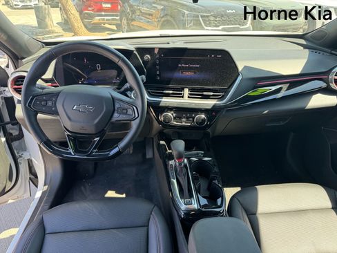 Used 2024 Chevrolet Trax RS w/ Sunroof Package FWD image 13