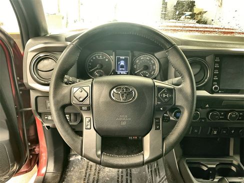 Used 2021 Toyota Tacoma TRD Sport image 3