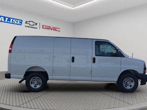 New 2025 Chevrolet Express 3500 w/ Driver Convenience Package image 5