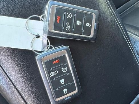 Used 2022 Jeep Grand Cherokee L Limited AWD/4WD image 25