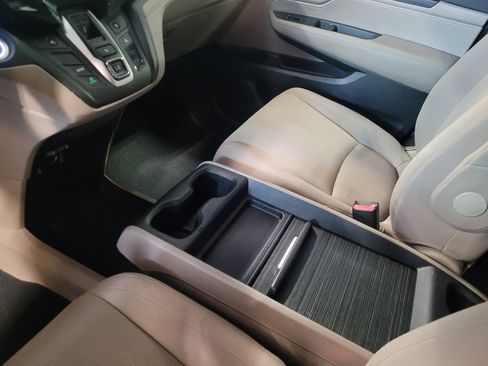 Used 2018 Honda Odyssey EX image 26
