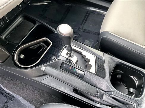 Used 2018 Toyota RAV4 Limited image 16