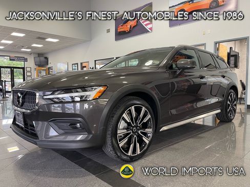 Used 2024 Volvo V60 B5 Cross Country Ultimate AWD/4WD image 1