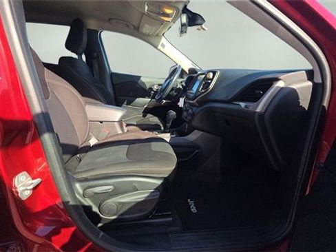 Used 2017 Jeep Cherokee Latitude image 13