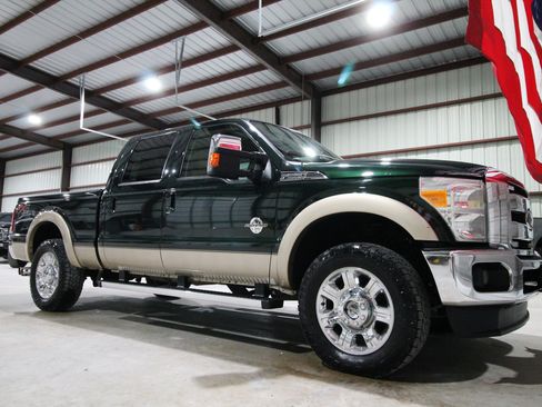 Used 2014 Ford F250 Lariat w/ Lariat Ultimate Package AWD/4WD image 16