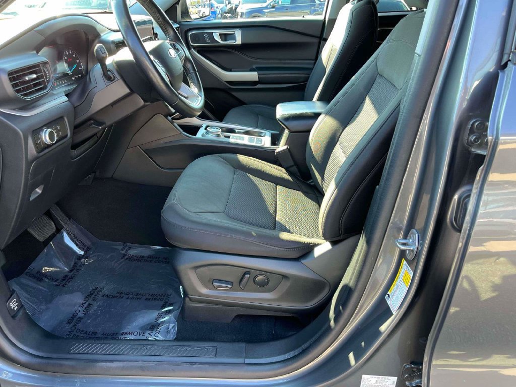 Used 2023 Ford Explorer XLT RWD image 18