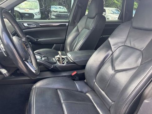 Used 2016 Porsche Cayenne AWD/4WD image 6