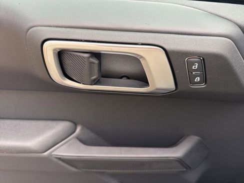 New 2025 Ford Bronco Badlands image 9