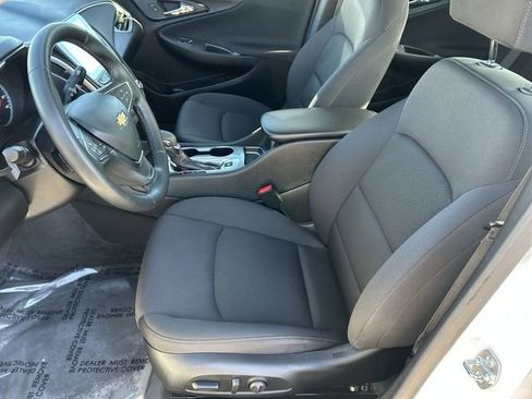 Used 2025 Chevrolet Malibu RS image 18