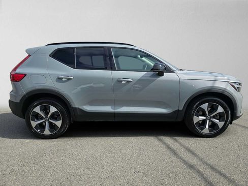 Used 2026 Volvo XC40 B5 Plus w/ Protection Package Premier AWD/4WD image 2