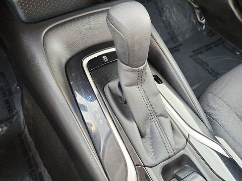 Used 2021 Toyota Corolla LE image 14