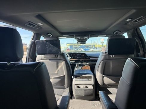 Used 2021 Cadillac Escalade ESV Premium Luxury w/ LPO, Radiant Package image 20