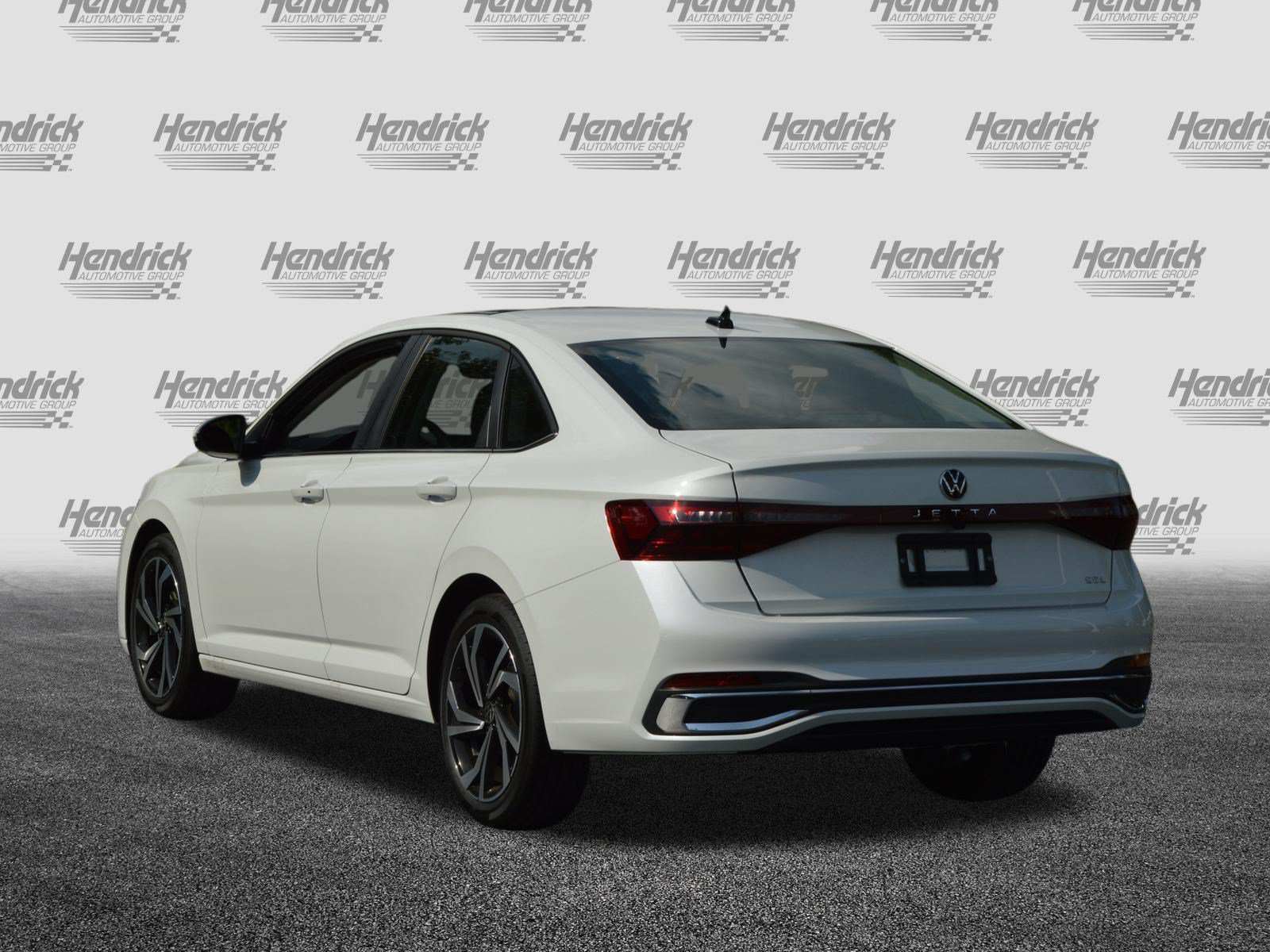 Used 2026 Volkswagen Jetta SEL FWD image 9