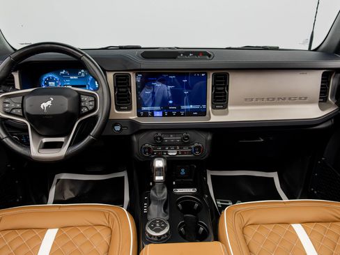 Used 2025 Ford Bronco Outer Banks AWD/4WD image 38