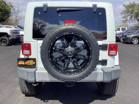 Used 2013 Jeep Wrangler Unlimited Sahara w/ Connectivity Group image 6