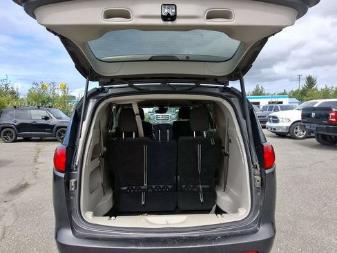 Certified 2023 Chrysler Voyager LX FWD image 11