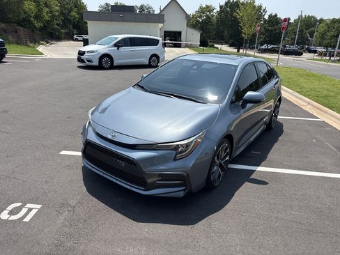 Used 2022 Toyota Corolla SE FWD image 5