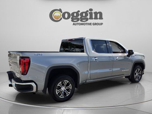 Used 2025 GMC Sierra 1500 SLT AWD/4WD image 5
