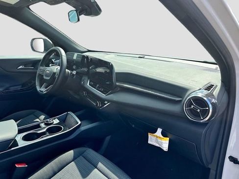 New 2026 Chevrolet Equinox LT image 17