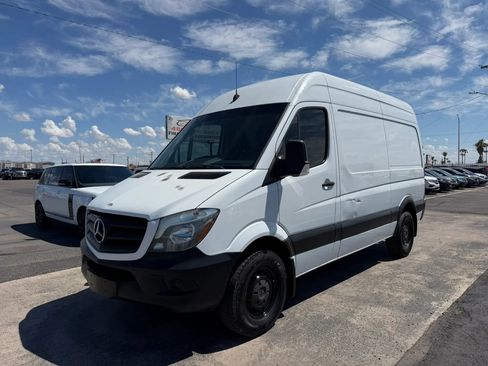Used 2017 Mercedes-Benz Sprinter 2500 image 3