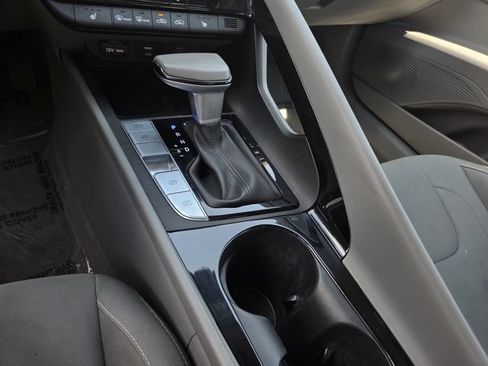 Used 2024 Hyundai Elantra SEL w/ Convenience Package FWD image 11
