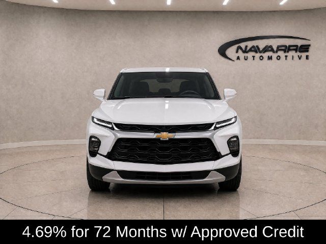 Used 2025 Chevrolet Blazer LT AWD/4WD image 2