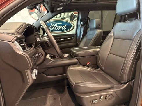 Used 2022 GMC Yukon XL Denali AWD/4WD image 16