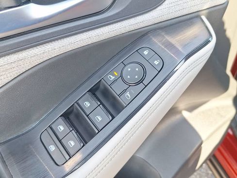 Certified 2023 Nissan Rogue SV FWD image 12