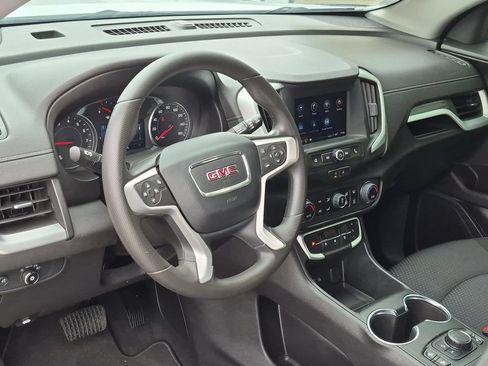 Used 2023 GMC Terrain SLE w/ Driver Convenience Package FWD image 2