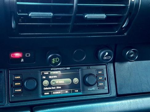 Used 1987 Porsche 911 Carrera image 9