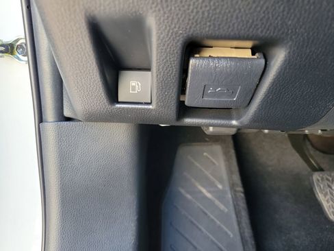 Used 2023 Toyota RAV4 XLE image 31