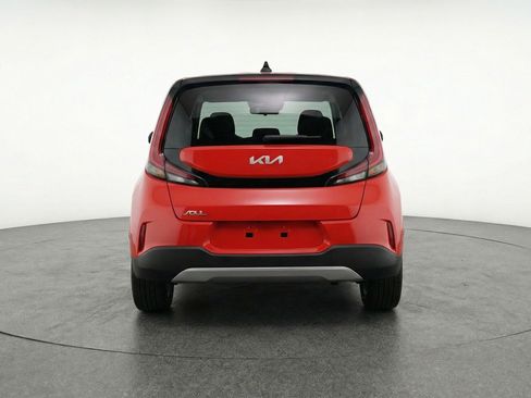 Used 2025 Kia Soul LX w/ LX Technology Package FWD image 7