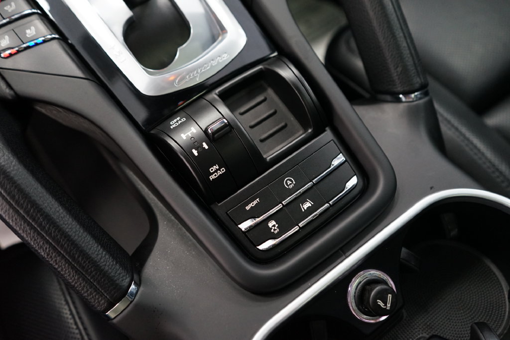 Used 2017 Porsche Cayenne S AWD/4WD image 47