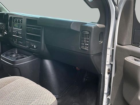 Used 2021 Chevrolet Express 3500 w/ Power Convenience Package RWD image 16
